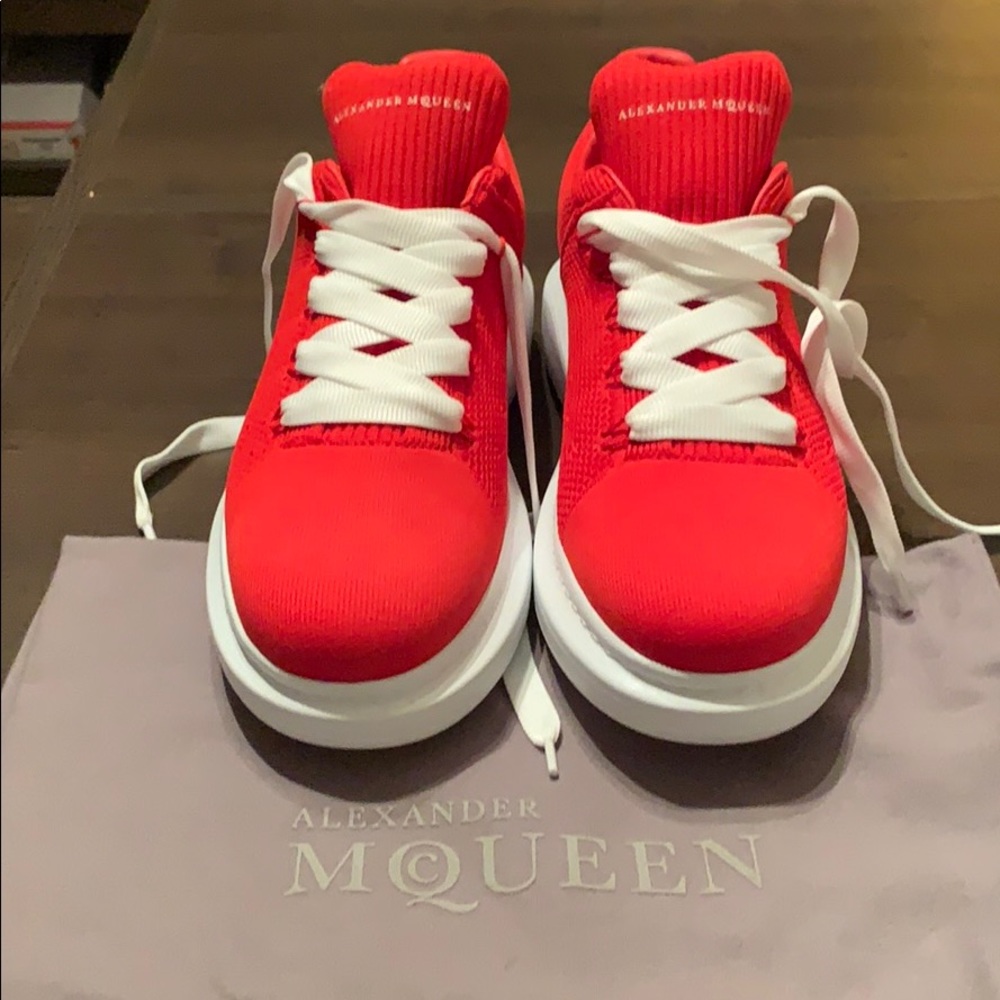 Alexander McQUEEN - Red Knitted - New Season